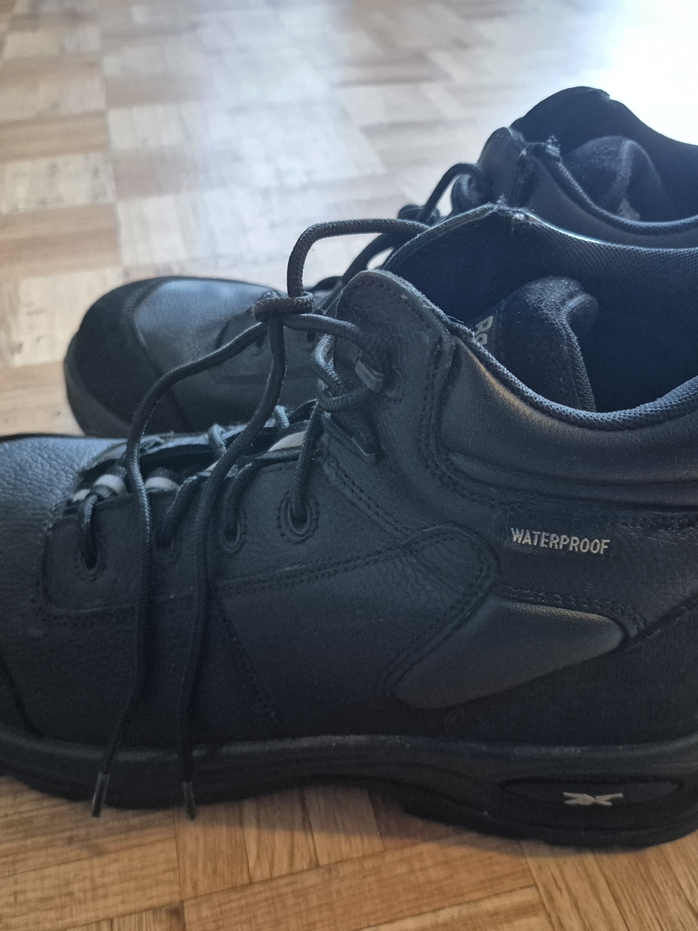 Waterproof Black Men's Lace-Up Work Shoes
